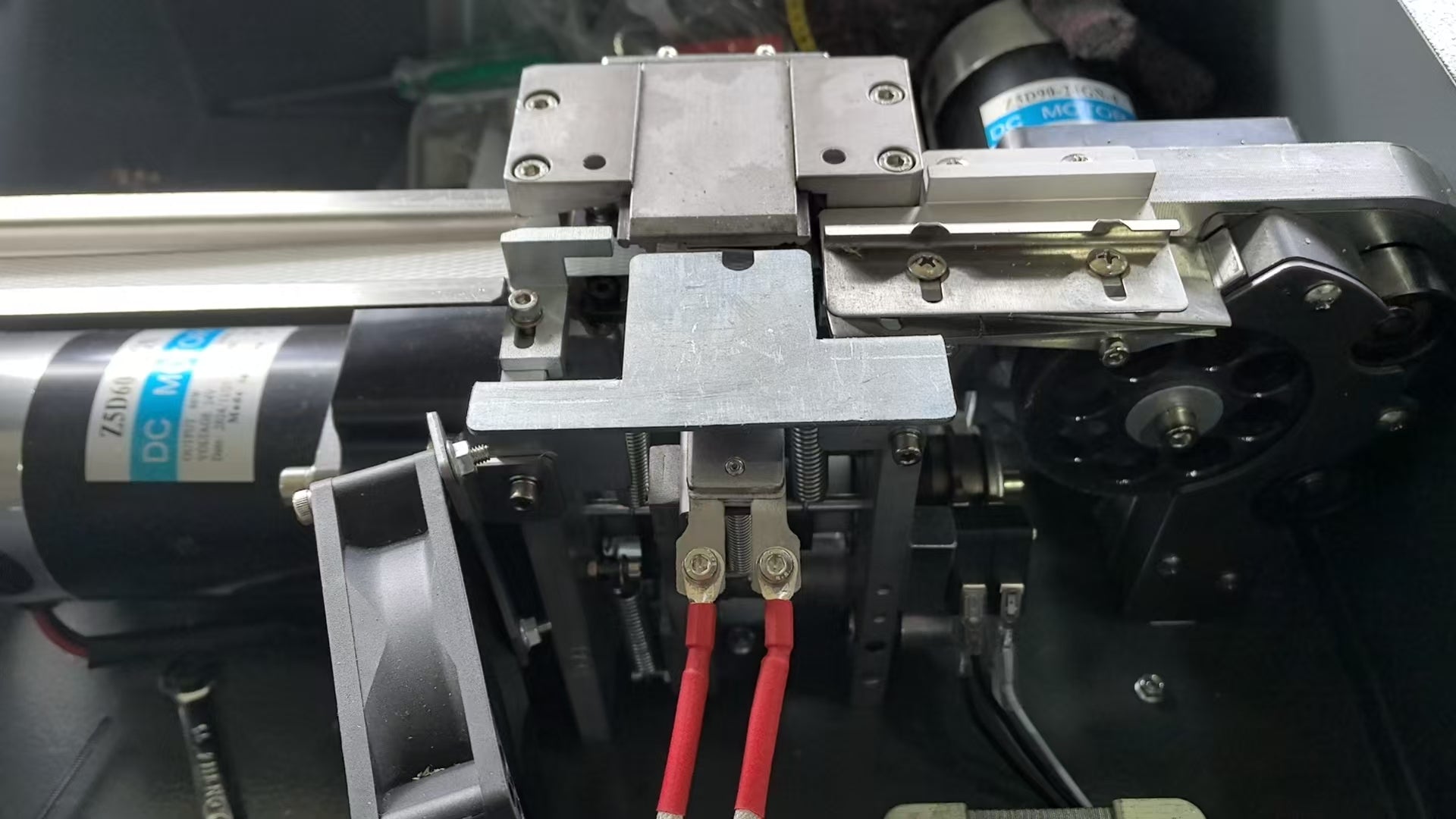 MH - 50L Low Workbench Semi - automatic Strapping Machine - beyond pack